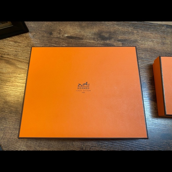 Authentic Brand New Hermes Note Book MM Size - Picture 5 of 7